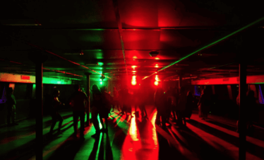 live-DJ-dance-floor-on-swastik-dinner-cruise